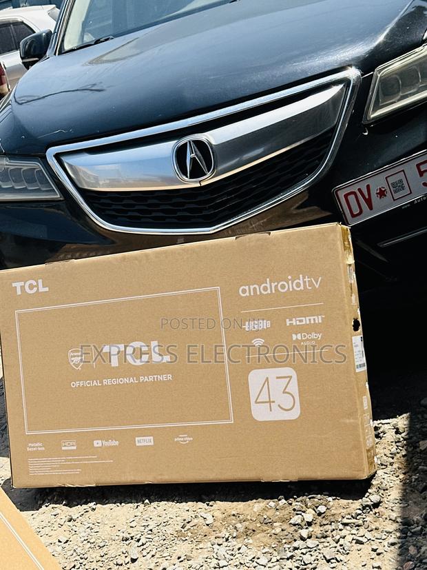 Glossy Screen FHD Smart 43” TCL · Photo 2