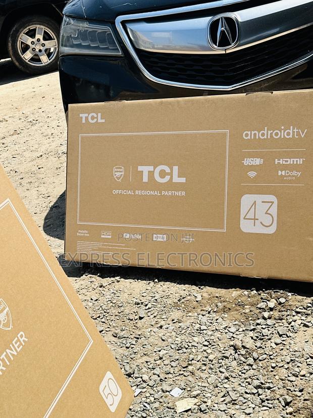 Glossy Screen FHD Smart 43” TCL · Photo 1