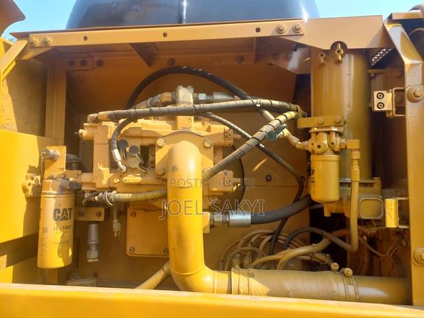 Cat 330 Excavator for Sale! · Photo 6