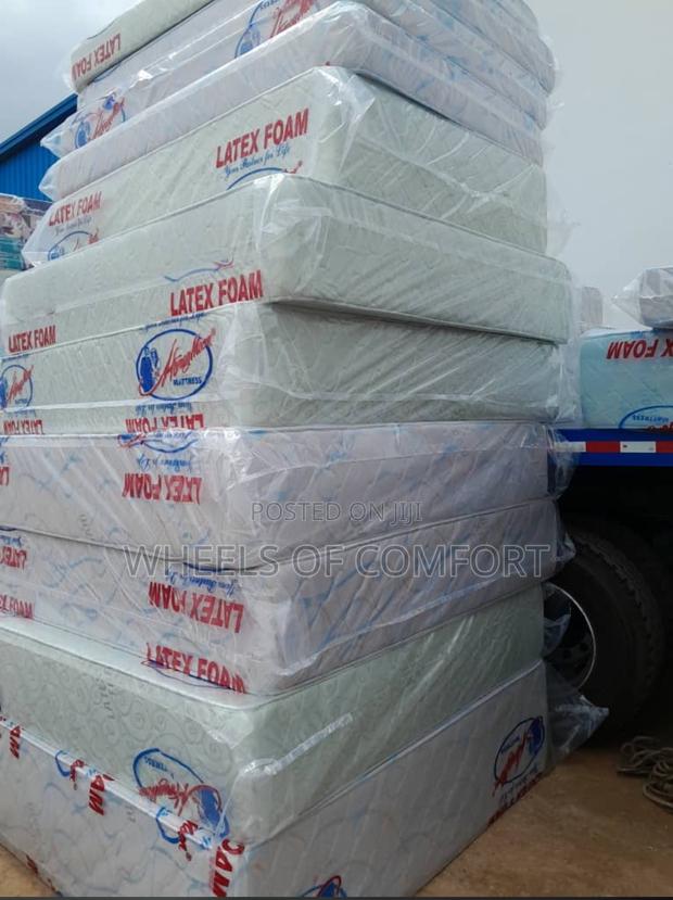 Latex Foam 16inches Double Mattress · Photo 3