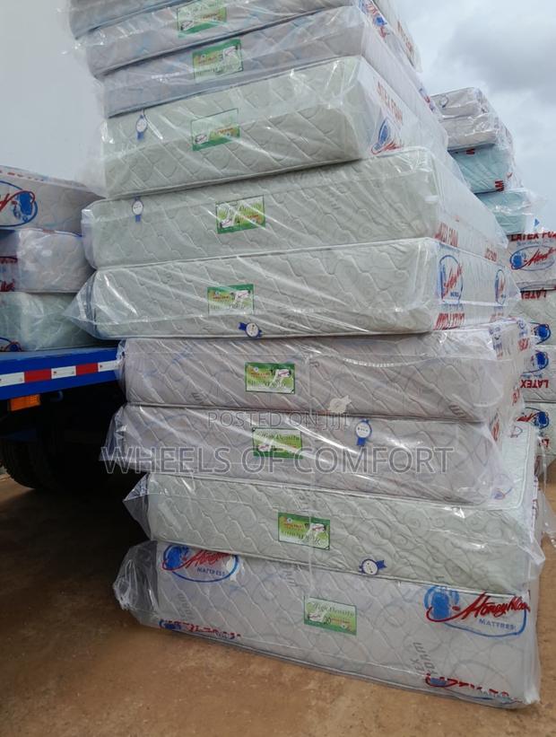 Latex Foam 16inches Double Mattress · Photo 4