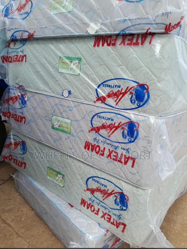 Latex Foam 16inches Double Mattress · Photo 2