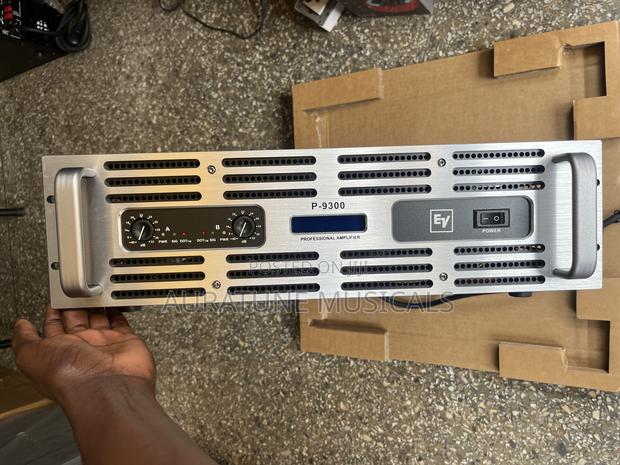 Ev P9300 Power Amplifier · Photo 3