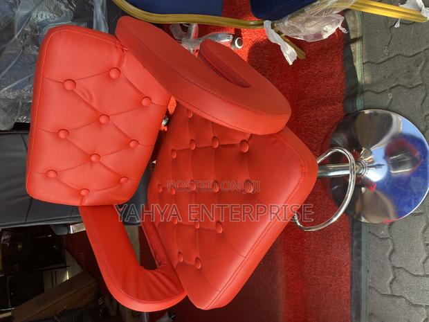 Adjustable Bar Chair · Photo 1