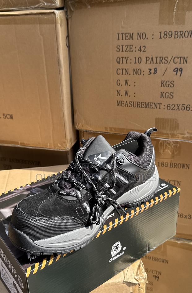Secure Sneaker Safety Boot · Photo 2