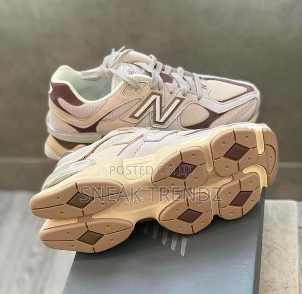 New Balance 9060 Brown Cream · Photo 2
