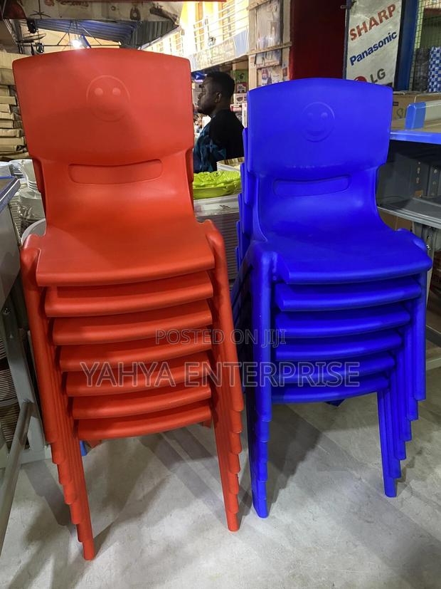 Plastic Chairs for Kids · Photo 1