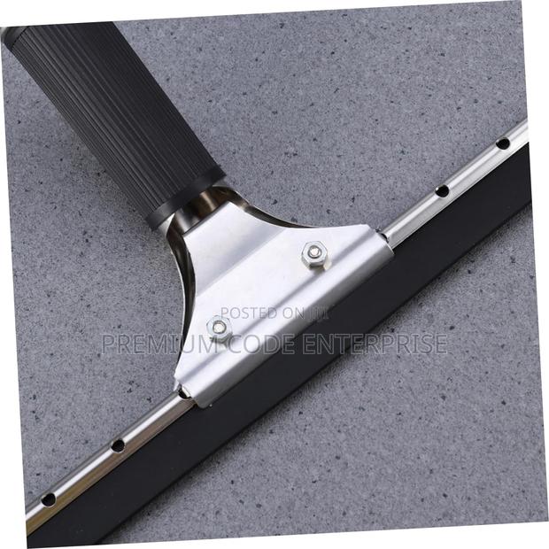 Glass Squeegee With Adjustable Stainless Steel Handle · Photo 4