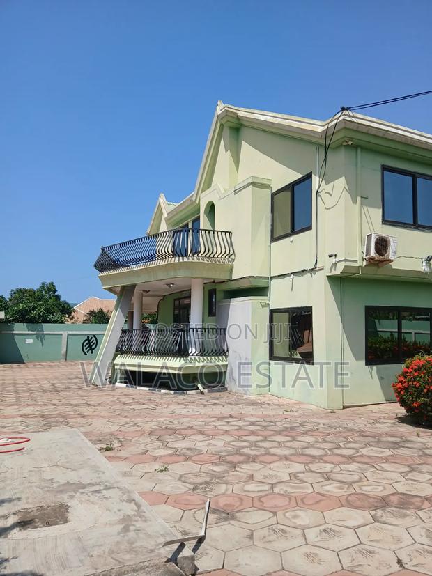 8bdrm Mansion in Walako Estate, Gbawe for rent · Photo 2