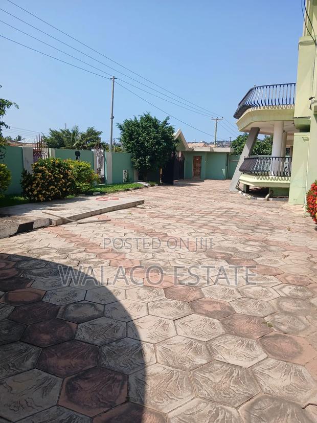 8bdrm Mansion in Walako Estate, Gbawe for rent · Photo 3