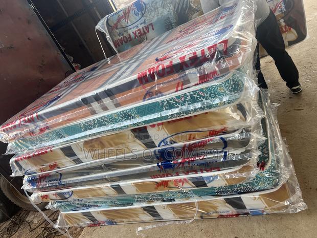 Latex Foam Hd1 6inches Medium Mattress · Photo 1