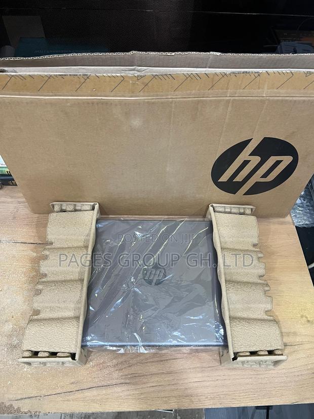 New Laptop HP 250 G10 8GB Intel Core I7 SSD 512GB · Photo 1