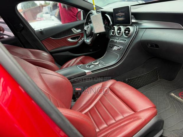 Mercedes-Benz C300 Sport 4Matic Sedan AWD (2.0L 4cyl 7A) 2017 Red · Photo 5
