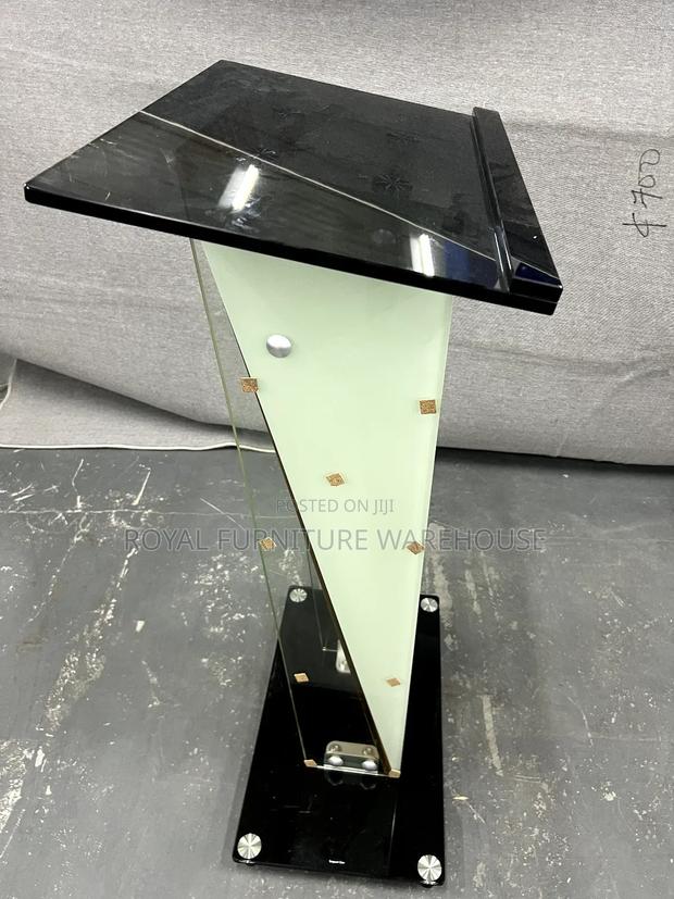 Classic Tempered Glass Preaching Pulpit · Photo 3