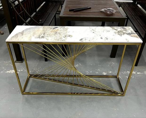 Console Table · Photo 1