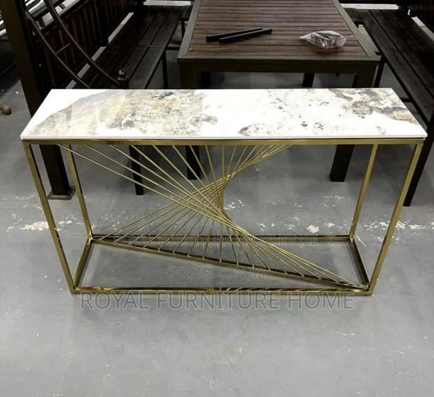 Console Table · Photo 2