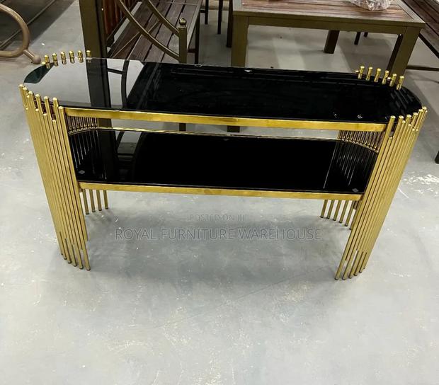 Console Table · Photo 2