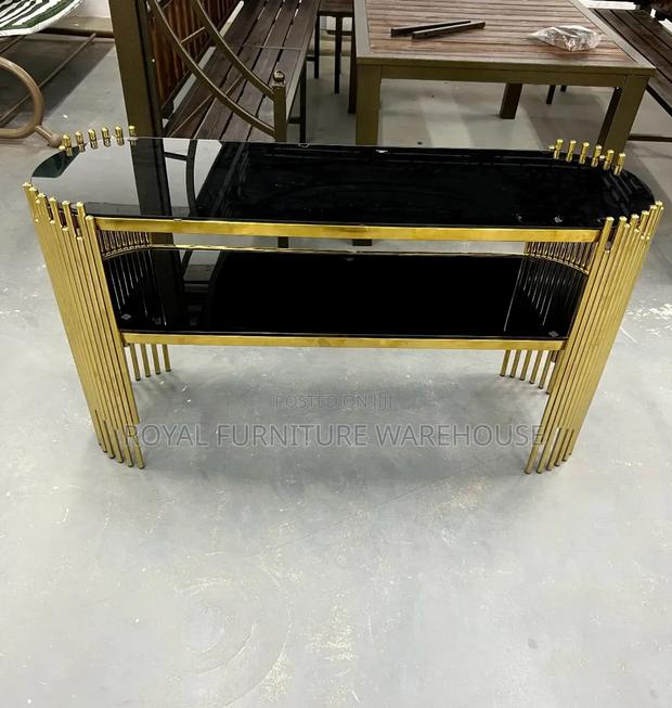Console Table · Photo 1