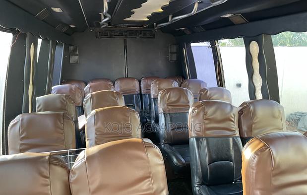 Ford E450 2012 Black · Photo 5