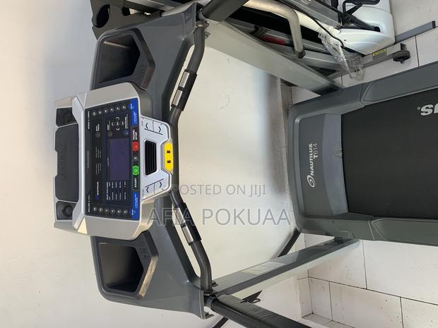 Nautilus Treadmill 150kg · Photo 3
