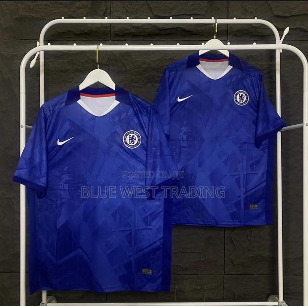 Chelsea 2025/2026 Home Jersey · Photo 2