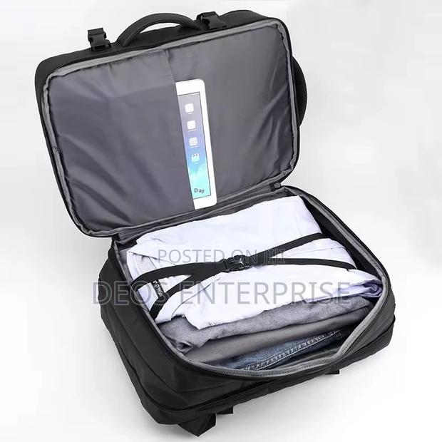 Omaska Large Capacity Backpack · Photo 1