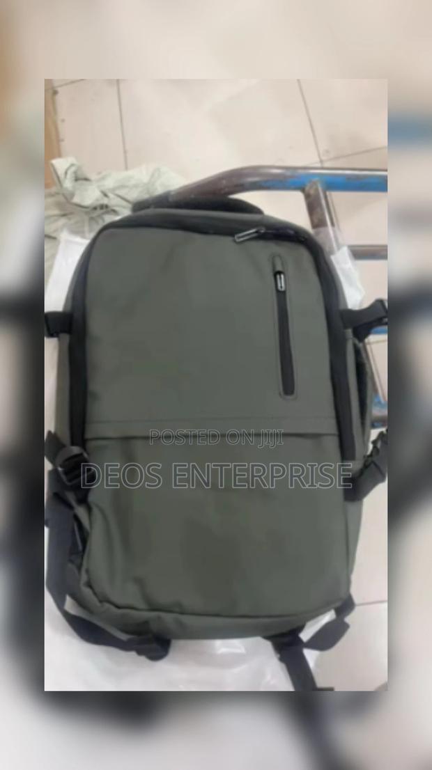 Omaska Large Capacity Backpack · Photo 2