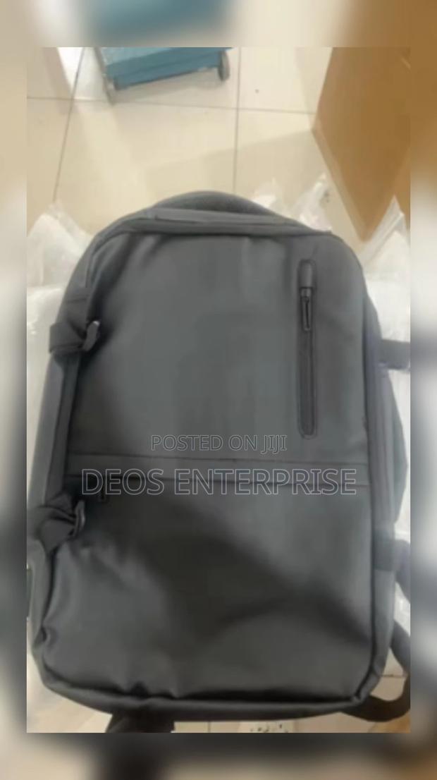 Omaska Expandable Waterproof Backpack · Photo 2