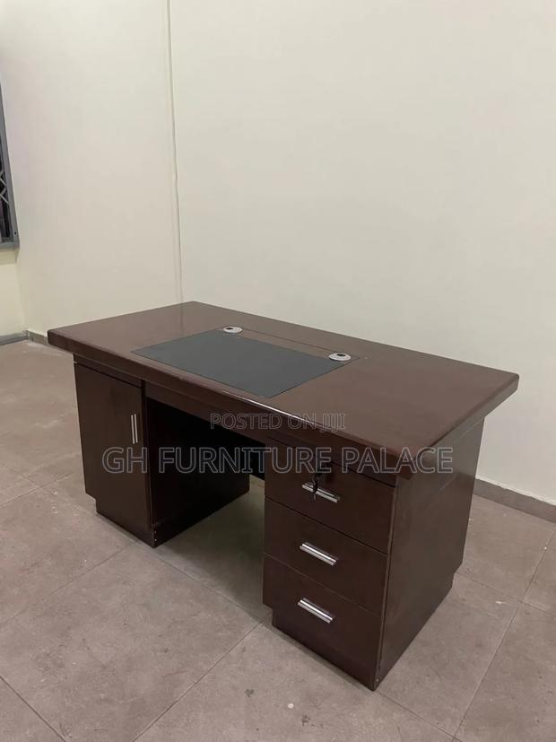 1.4m Single Desk For Sale · Photo 1