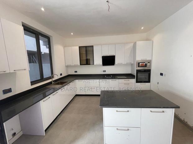 Furnished 3bdrm Townhouse/Terrace in Sefdard Real Estate, Haatso · Photo 2