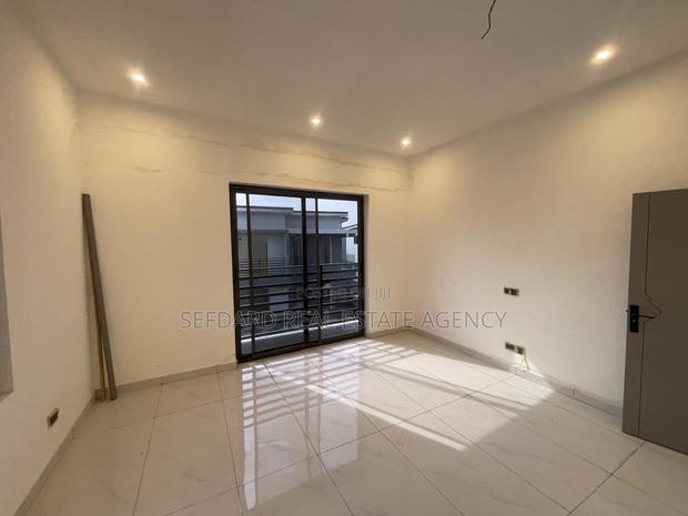 Furnished 3bdrm Townhouse/Terrace in Sefdard Real Estate, Haatso · Photo 8