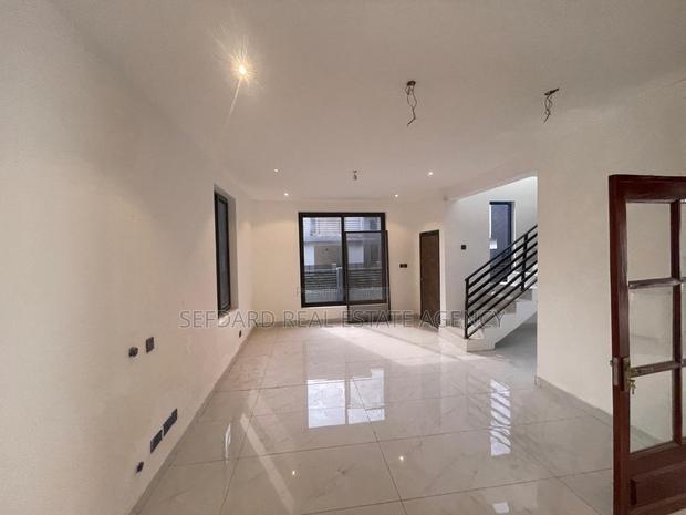 Furnished 3bdrm Townhouse/Terrace in Sefdard Real Estate, Haatso · Photo 5