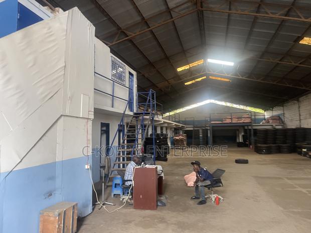 100sqm Warehouse Located at North Kaneshie for Rent · Photo 4