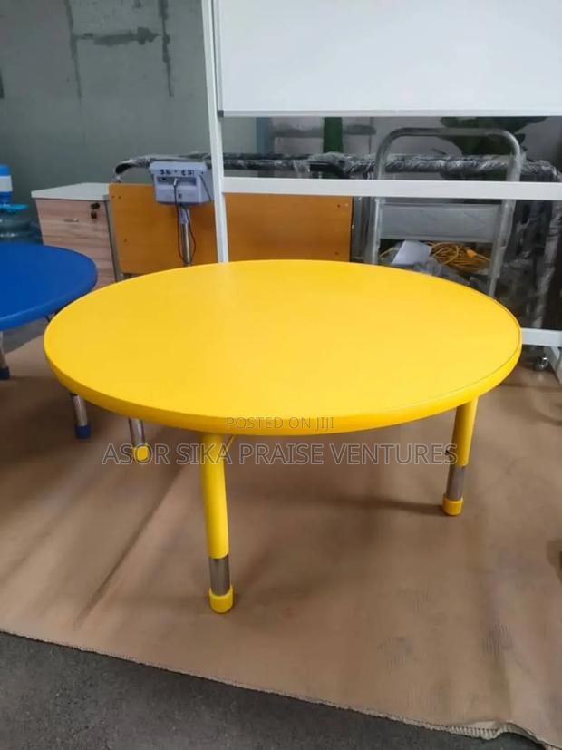 Plastic Table Kids · Photo 1