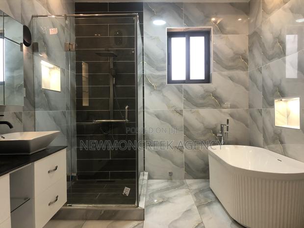 4bdrm Duplex in New Legon for sale · Photo 5