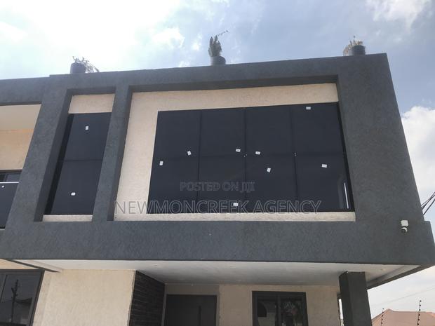 4bdrm Duplex in New Legon for sale · Photo 8