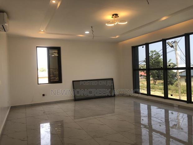 4bdrm Duplex in New Legon for sale · Photo 4