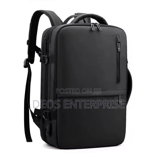 New Waterproof 17 Inch Laptop Backpack for Sale · Photo 2