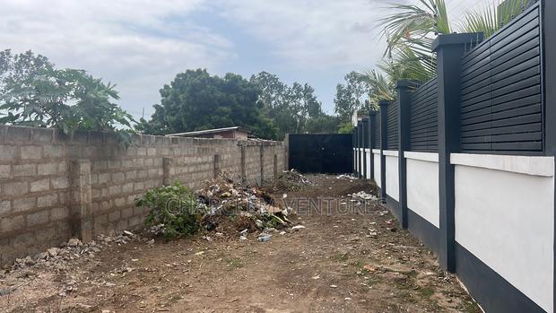 Land for Sale at East Legon With Complete Paperwork’S · Photo 1