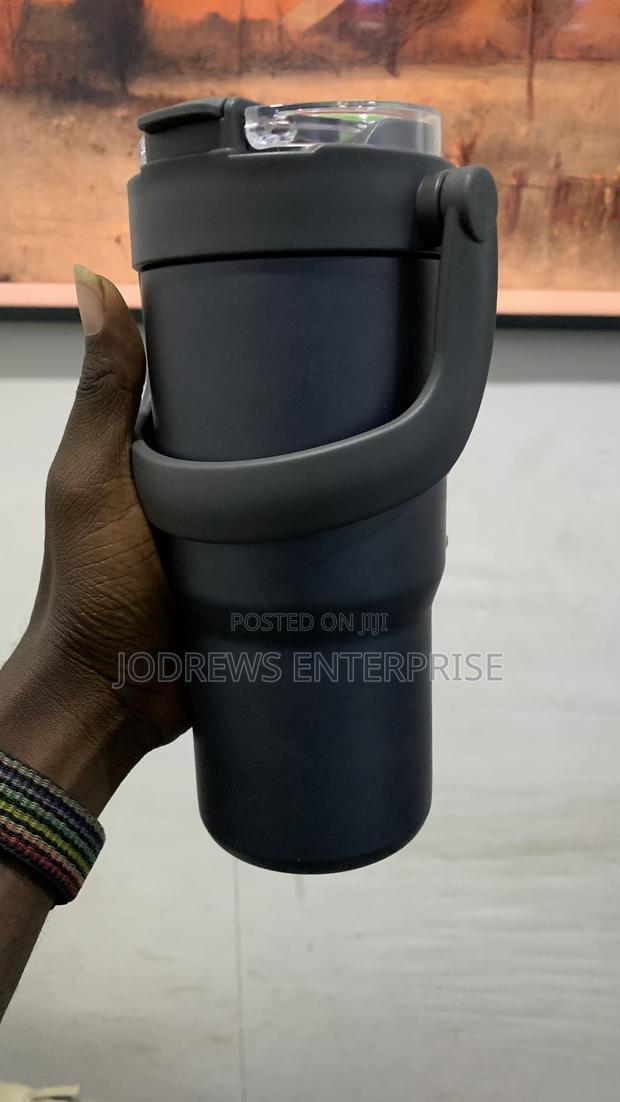Oraimo Thermogo 750ml Stainless Steel Vacuum Thermos Cup · Photo 7