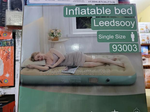 Rechargeable Inflatable Bed · Photo 1