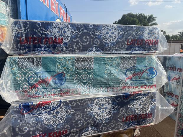 Latex Foam 16inches Double Mattress · Photo 6