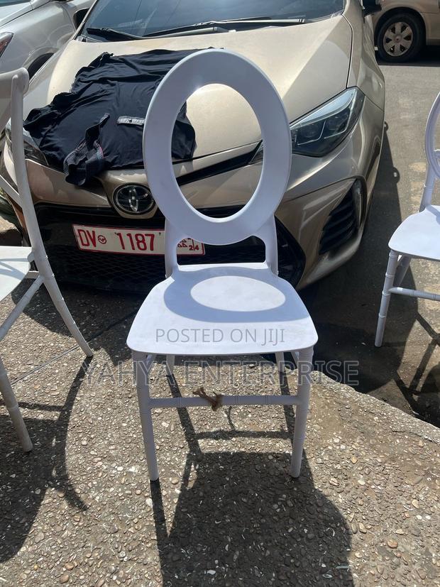O Back Rentin Chair · Photo 1