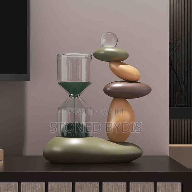 Time To Time Magnetic Hourglass Stone · Photo 2