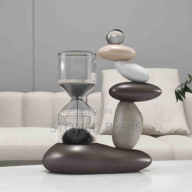 Time To Time Magnetic Hourglass Stone · Photo 3