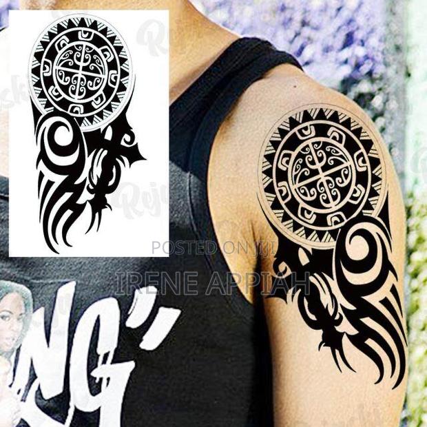 Short Sleeve Tatts · Photo 3