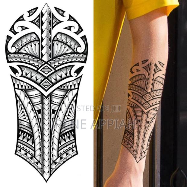 Short Sleeve Tatts · Photo 5