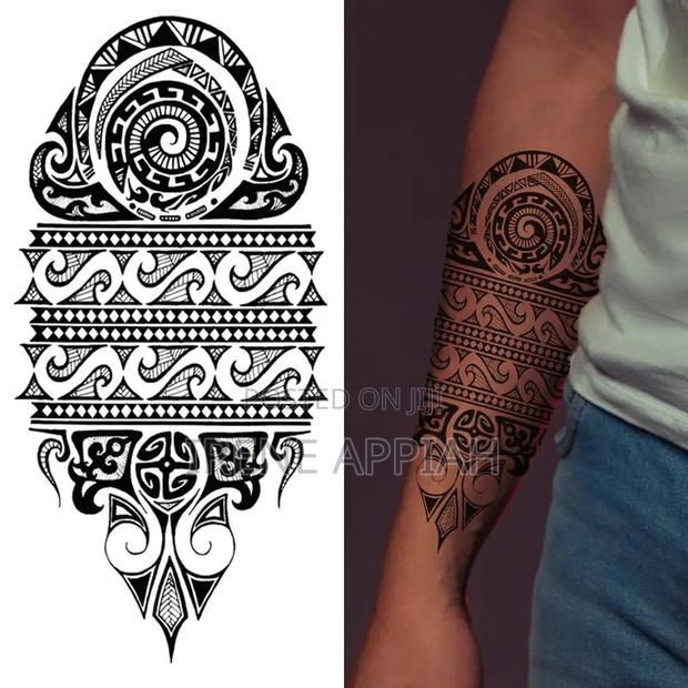 Short Sleeve Tatts · Photo 8