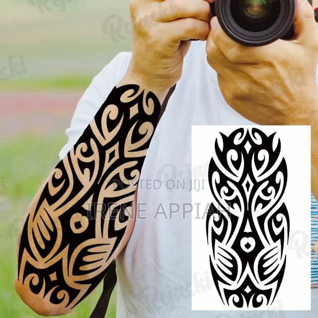 Short Sleeve Tatts · Photo 4