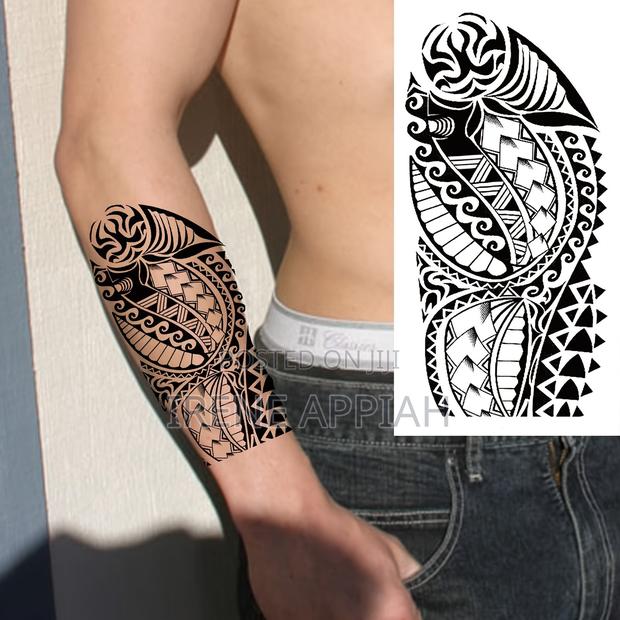 Short Sleeve Tatts · Photo 6